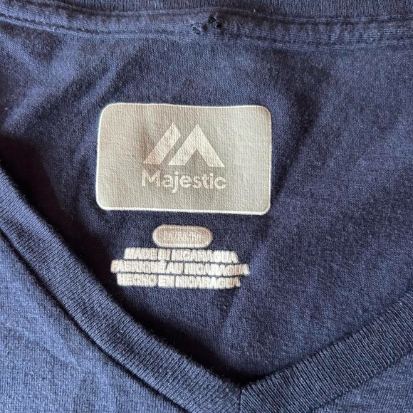 Patriotic Atlanta Braves V-Neck Tee – Women’s Majestic MLB Shirt - Picture 5 of 6